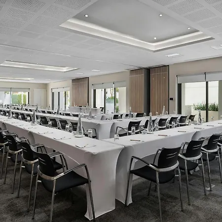 Protea Hotel By Marriott Cape Town Waterfront Breakwater Lodge-2